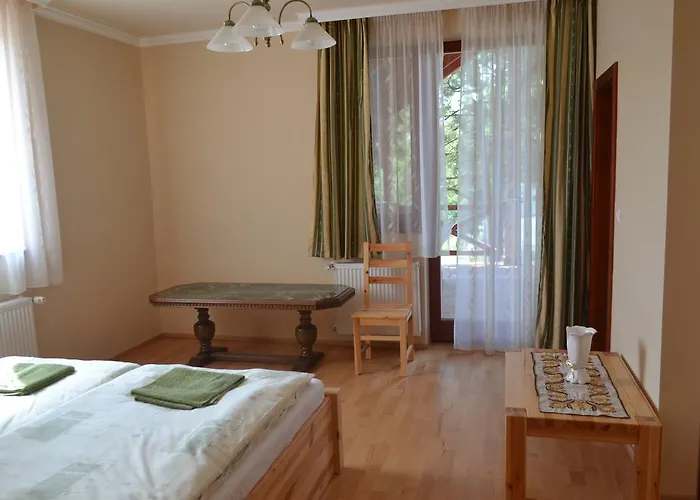 Modos Falusi Szallashely بيت ضيافة Bihartorda